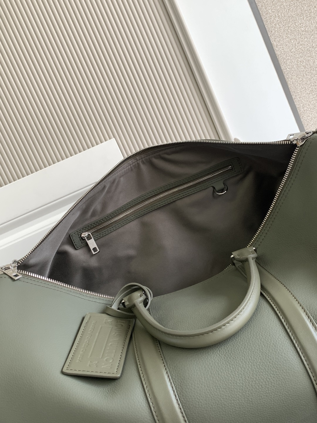 Louis Vuitton Handbag M21536
