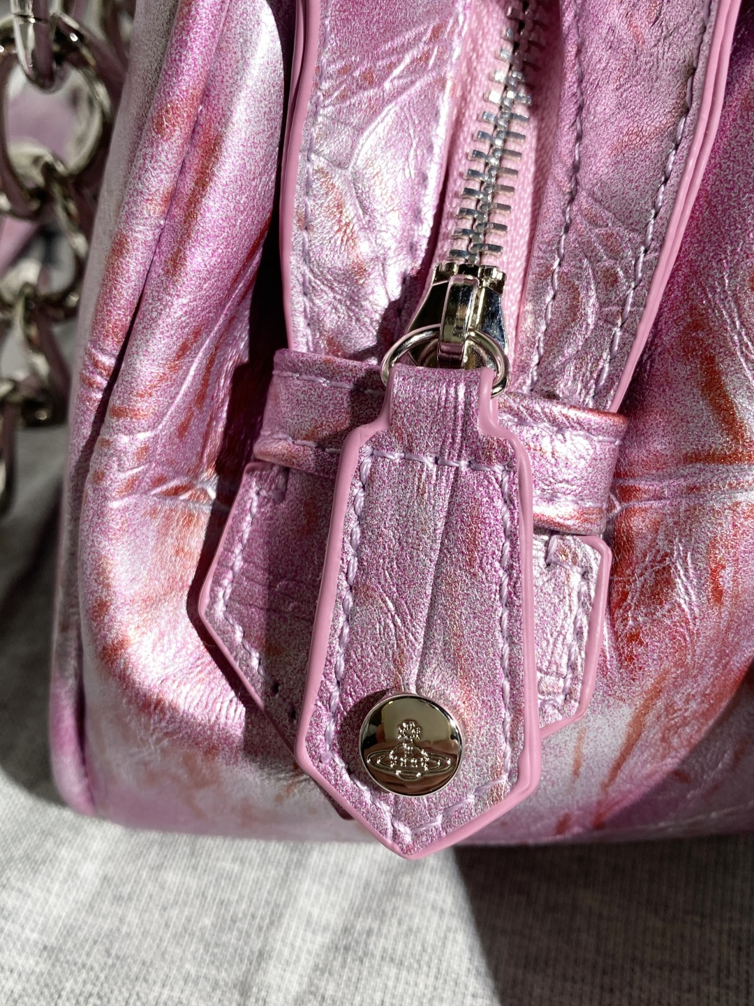 Bag 1228698369