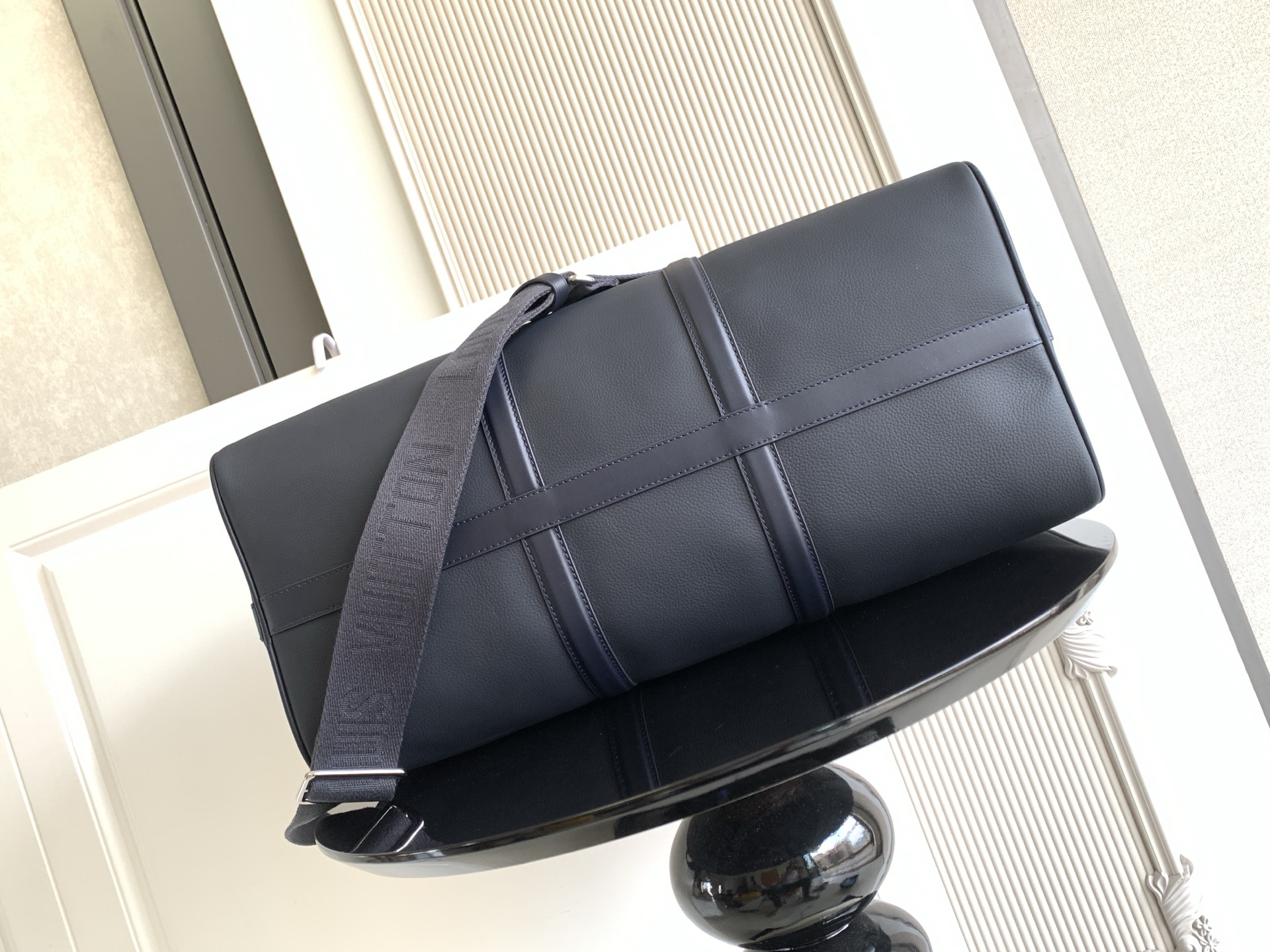Louis Vuitton Handbag M11693