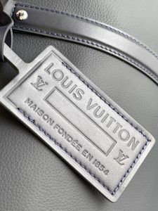Louis Vuitton Handbag M11693