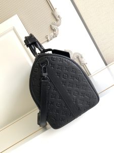 Louis Vuitton Handbag M59025