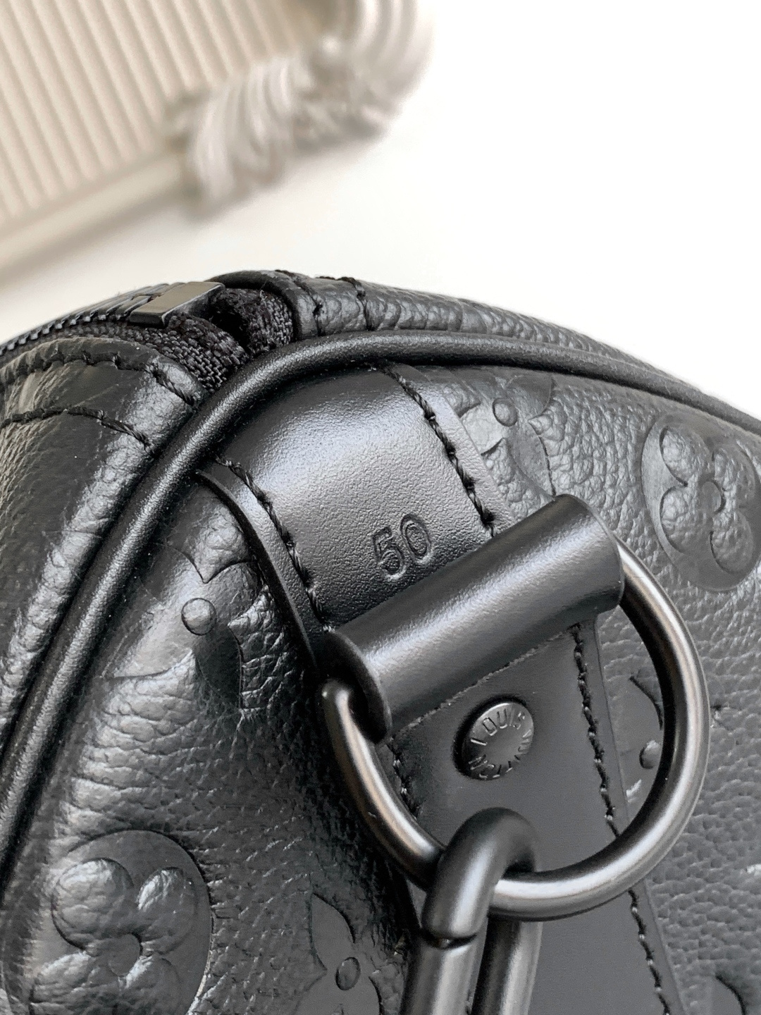 Louis Vuitton Handbag M59025