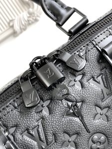 Louis Vuitton Handbag M59025