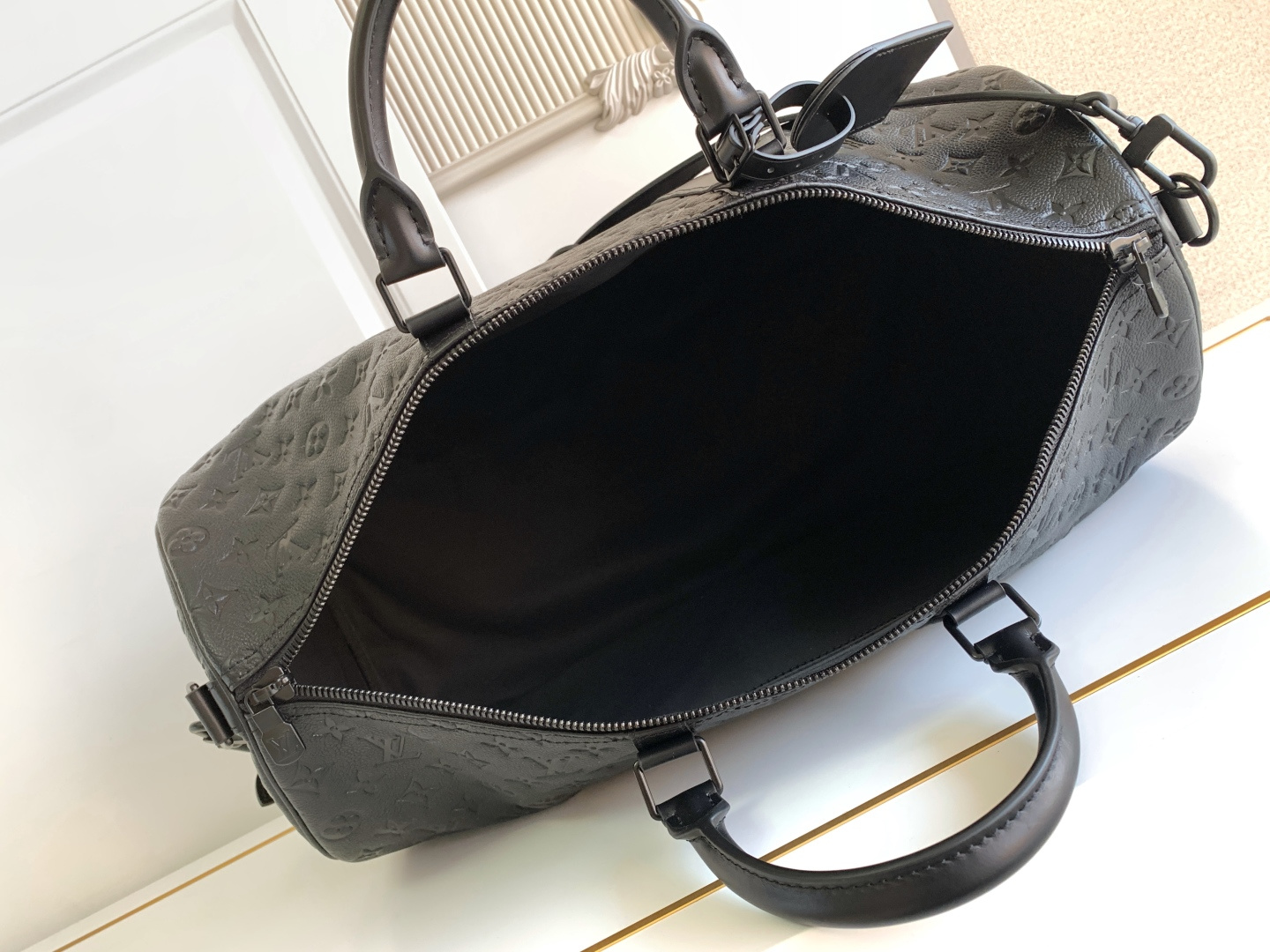 Louis Vuitton Handbag M59025