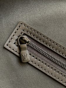 Louis Vuitton Handbag M59025