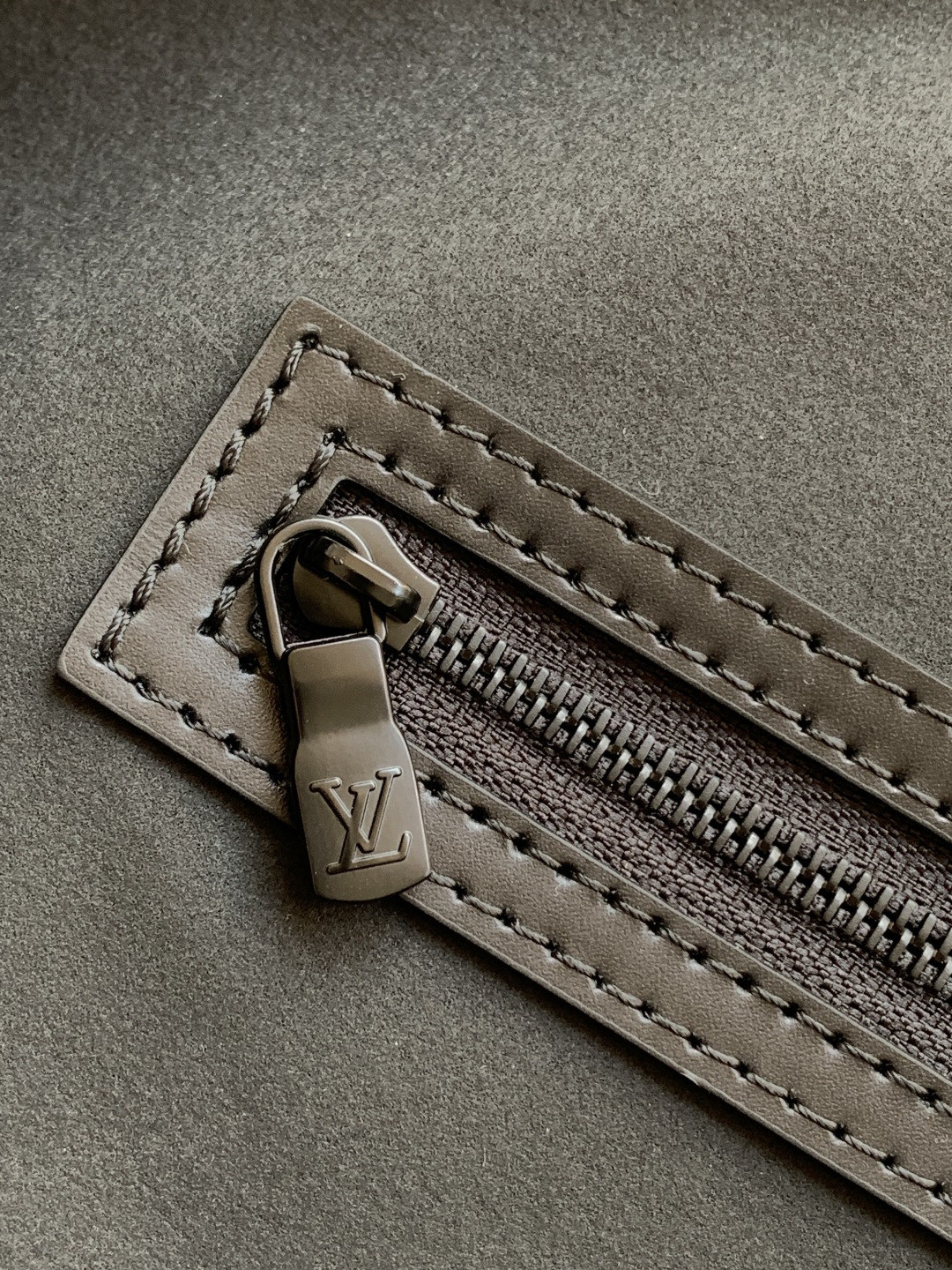Louis Vuitton Handbag M59025