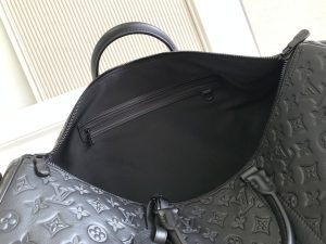Louis Vuitton Handbag M44810