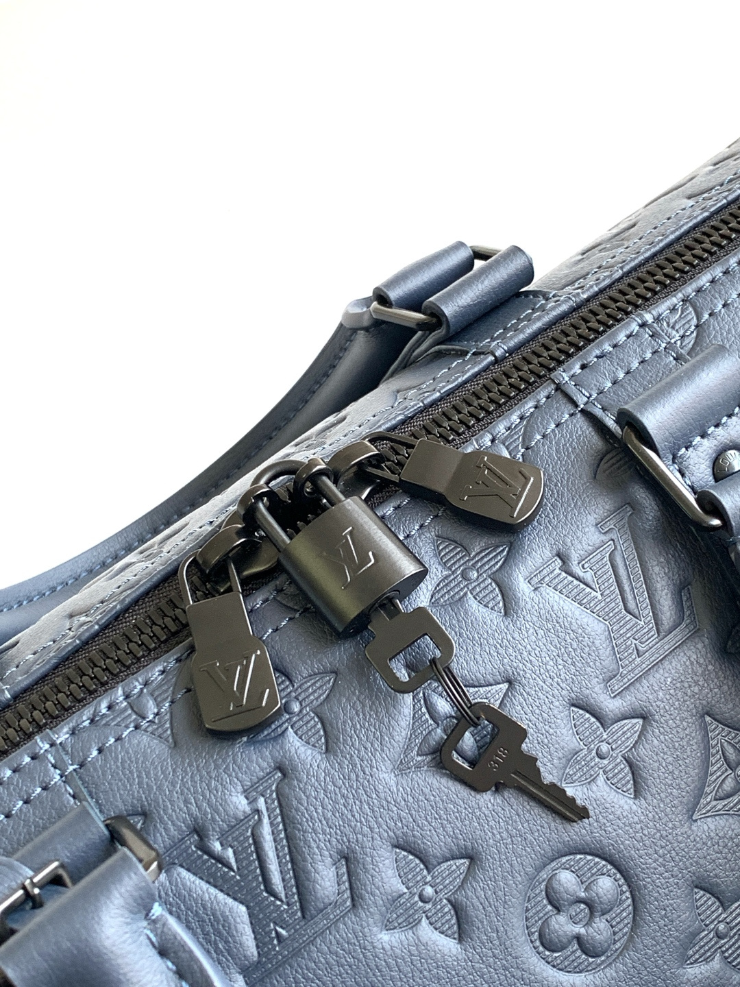 Louis Vuitton Handbag M14840