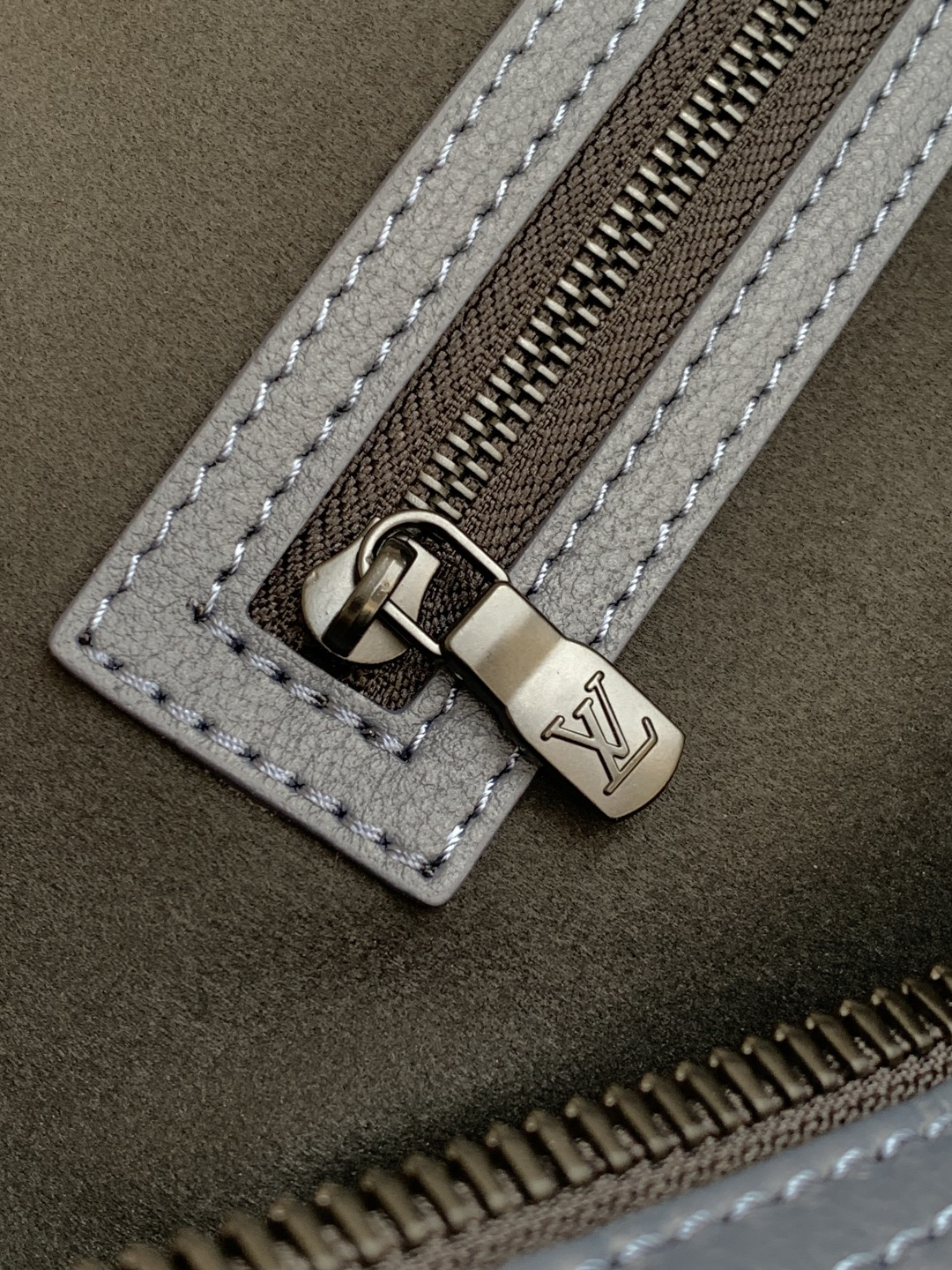 Louis Vuitton Handbag M14840