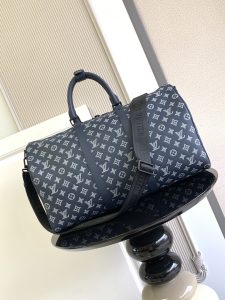 Louis Vuitton Handbag M24953