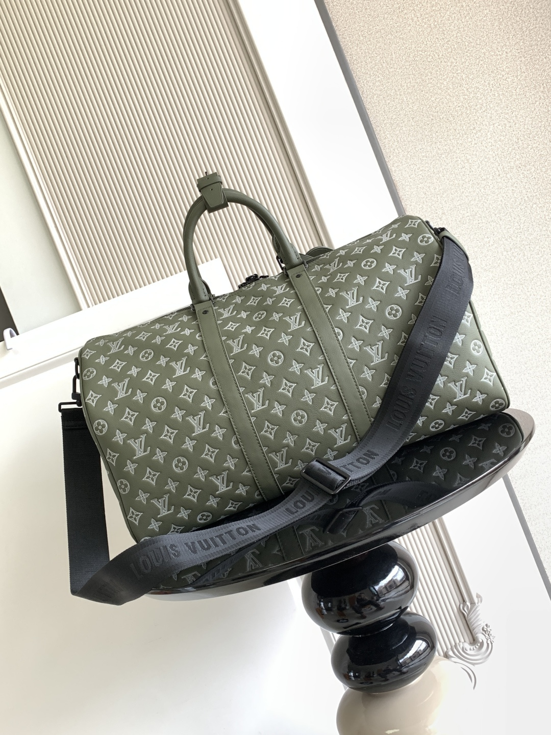 Louis Vuitton Handbag M12504