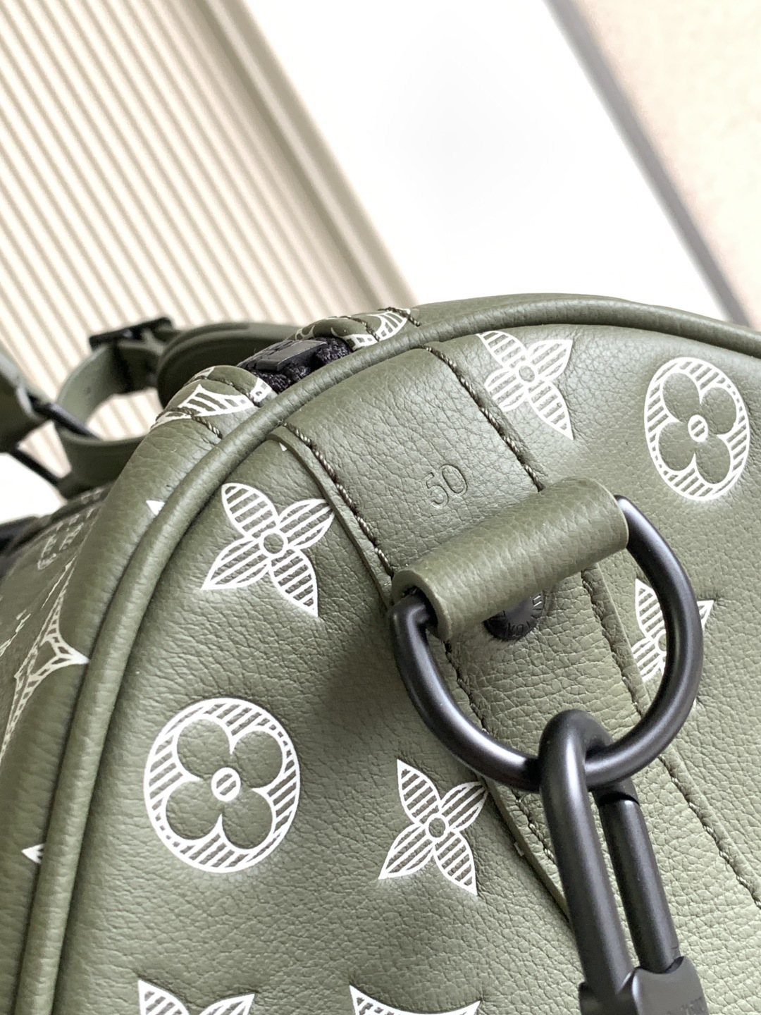 Louis Vuitton Handbag M12504