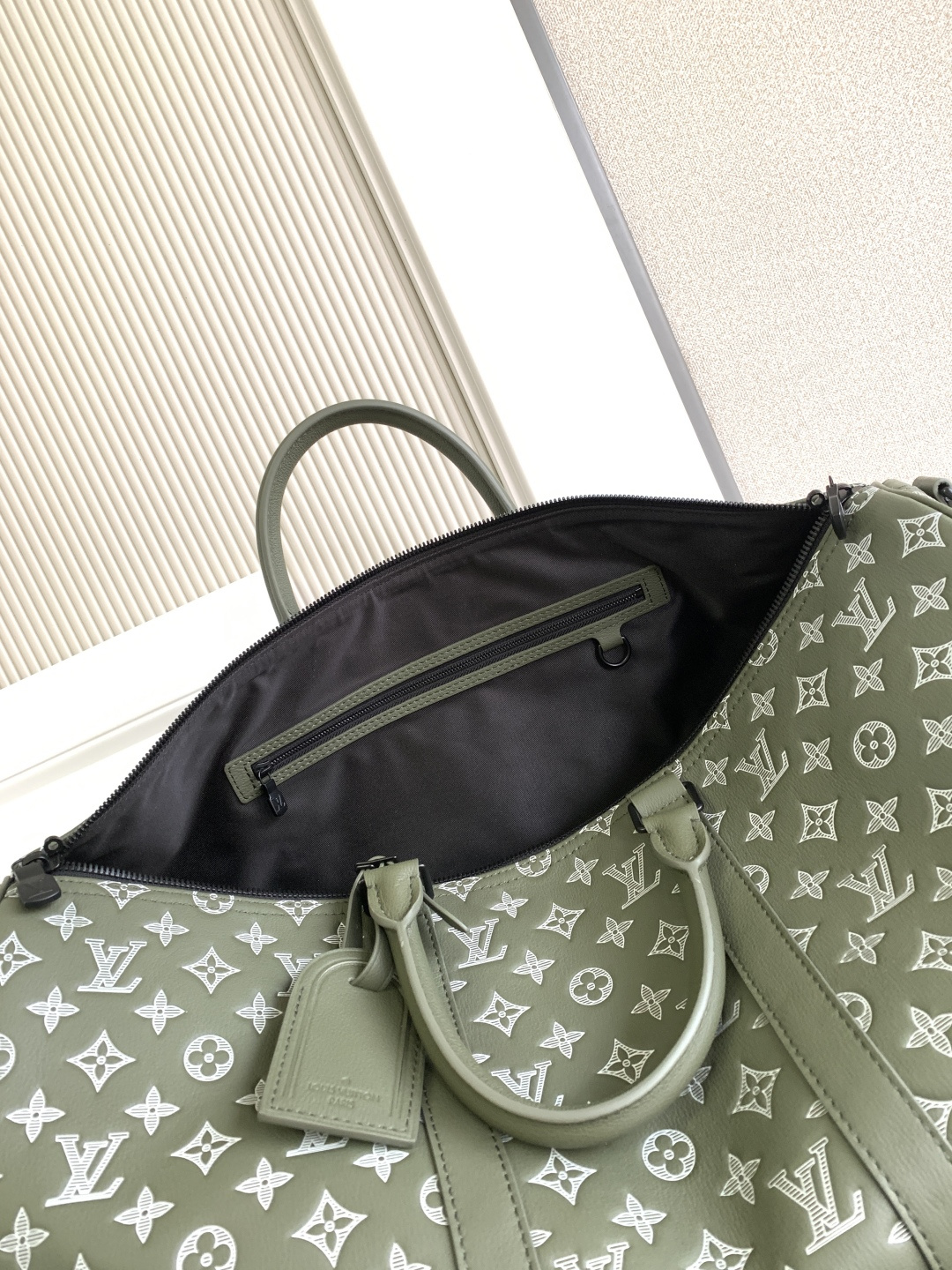 Louis Vuitton Handbag M12504