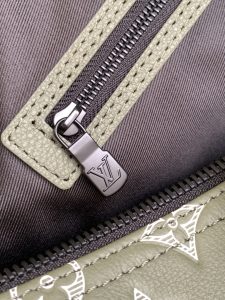 Louis Vuitton Handbag M12504