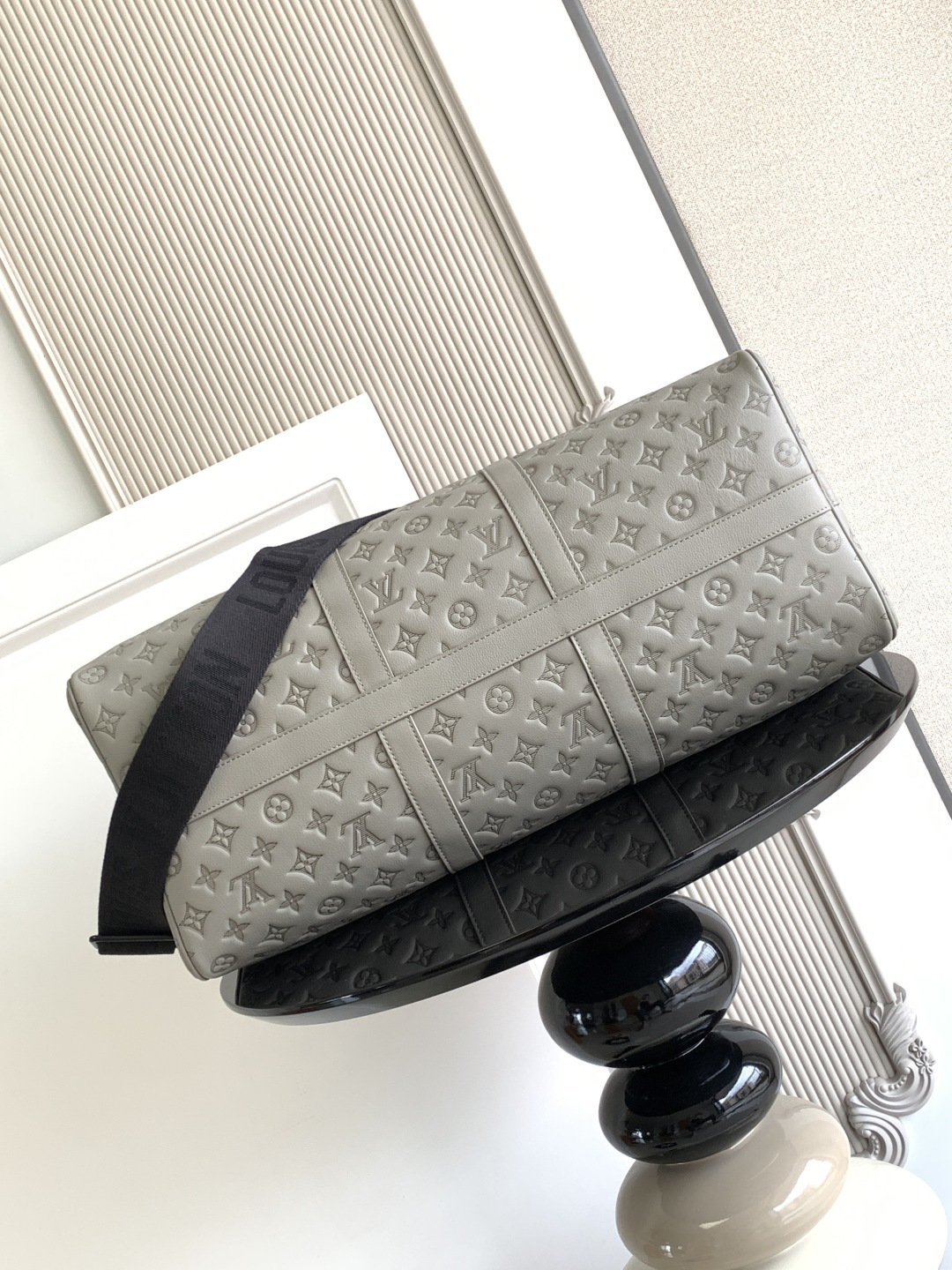 Louis Vuitton Handbag M46117