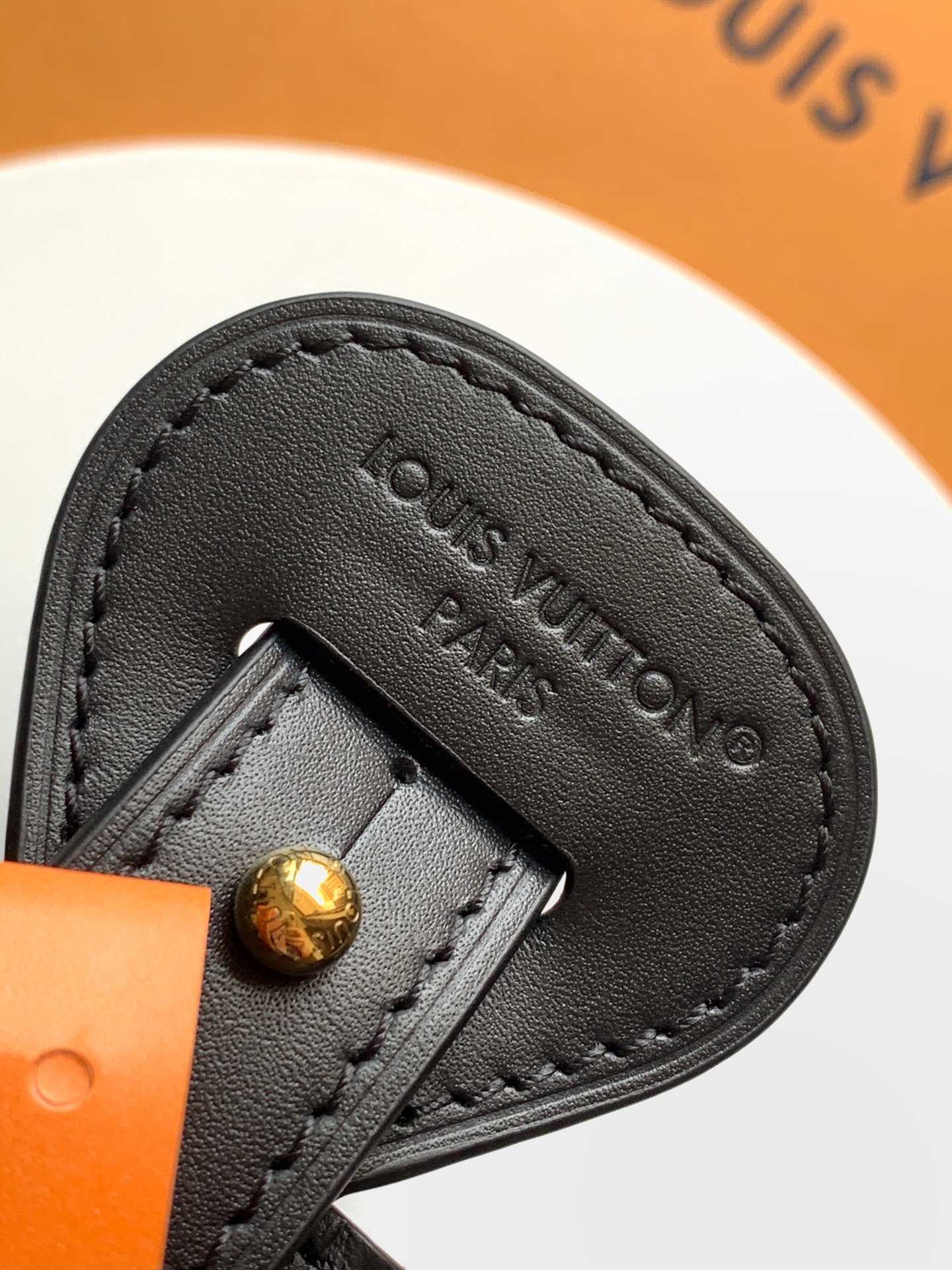 Louis Vuitton Bucket Bag M29090