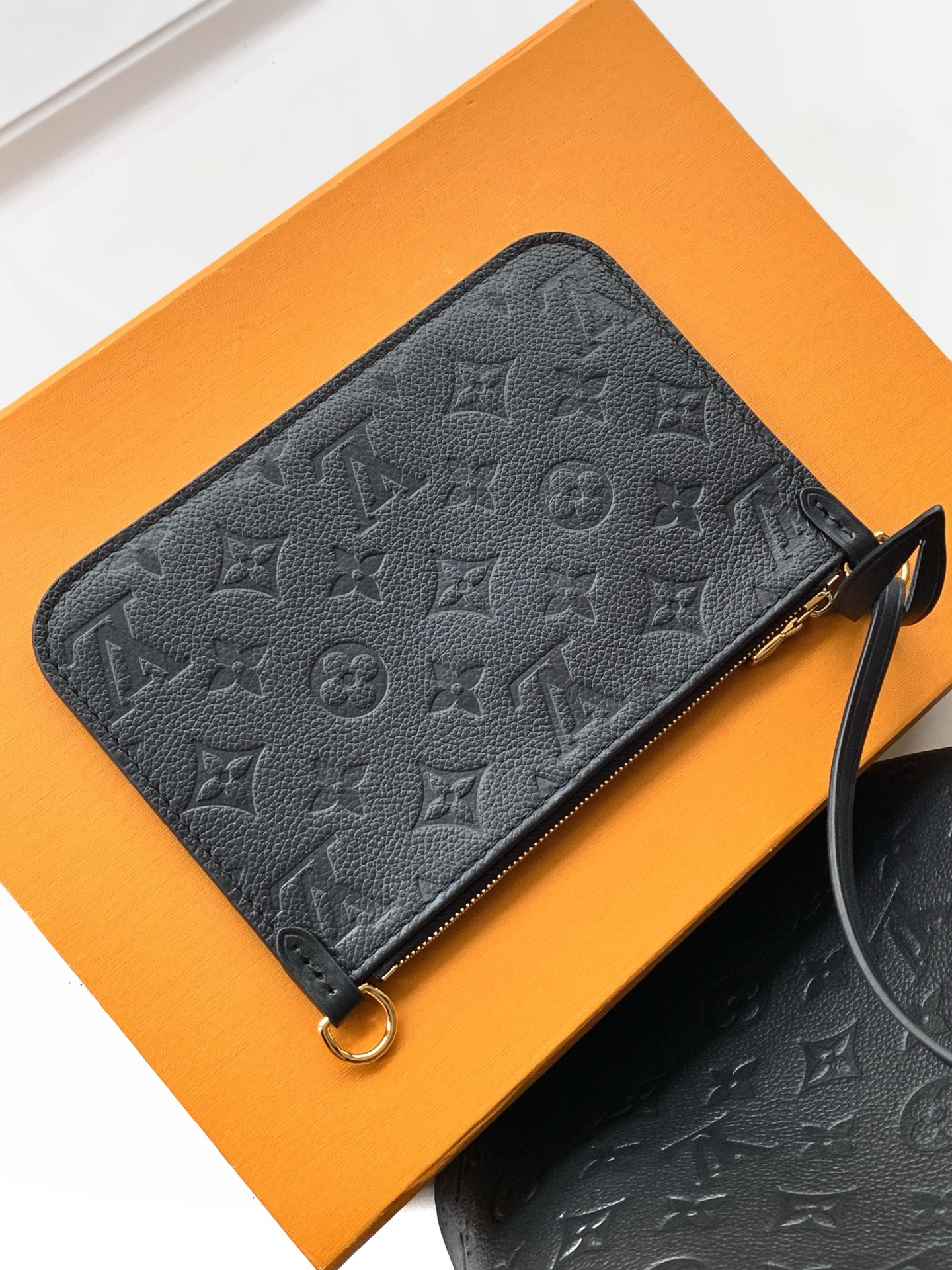 Louis Vuitton Bucket Bag M29090