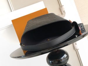 Louis Vuitton Bucket Bag M29090