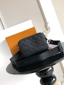 Louis Vuitton Messenger Bag M28785