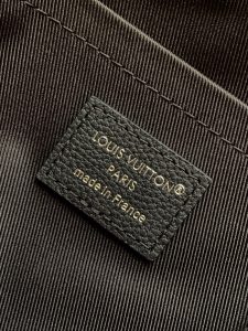 Louis Vuitton Messenger Bag M28785