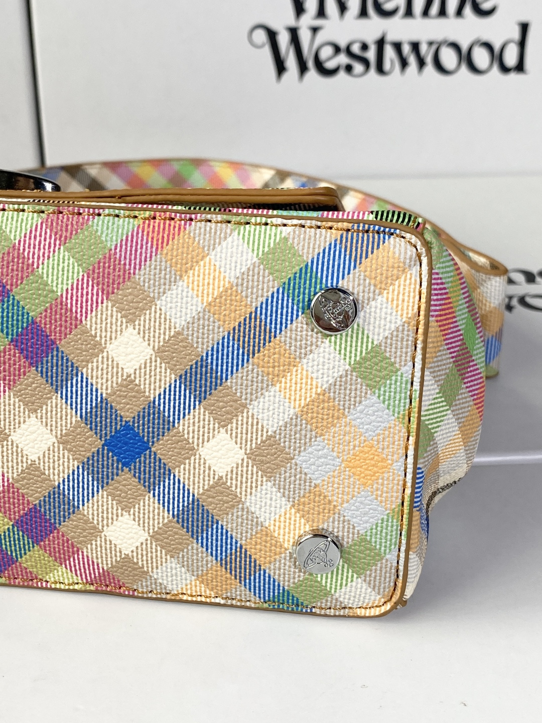 Bag 1228698453