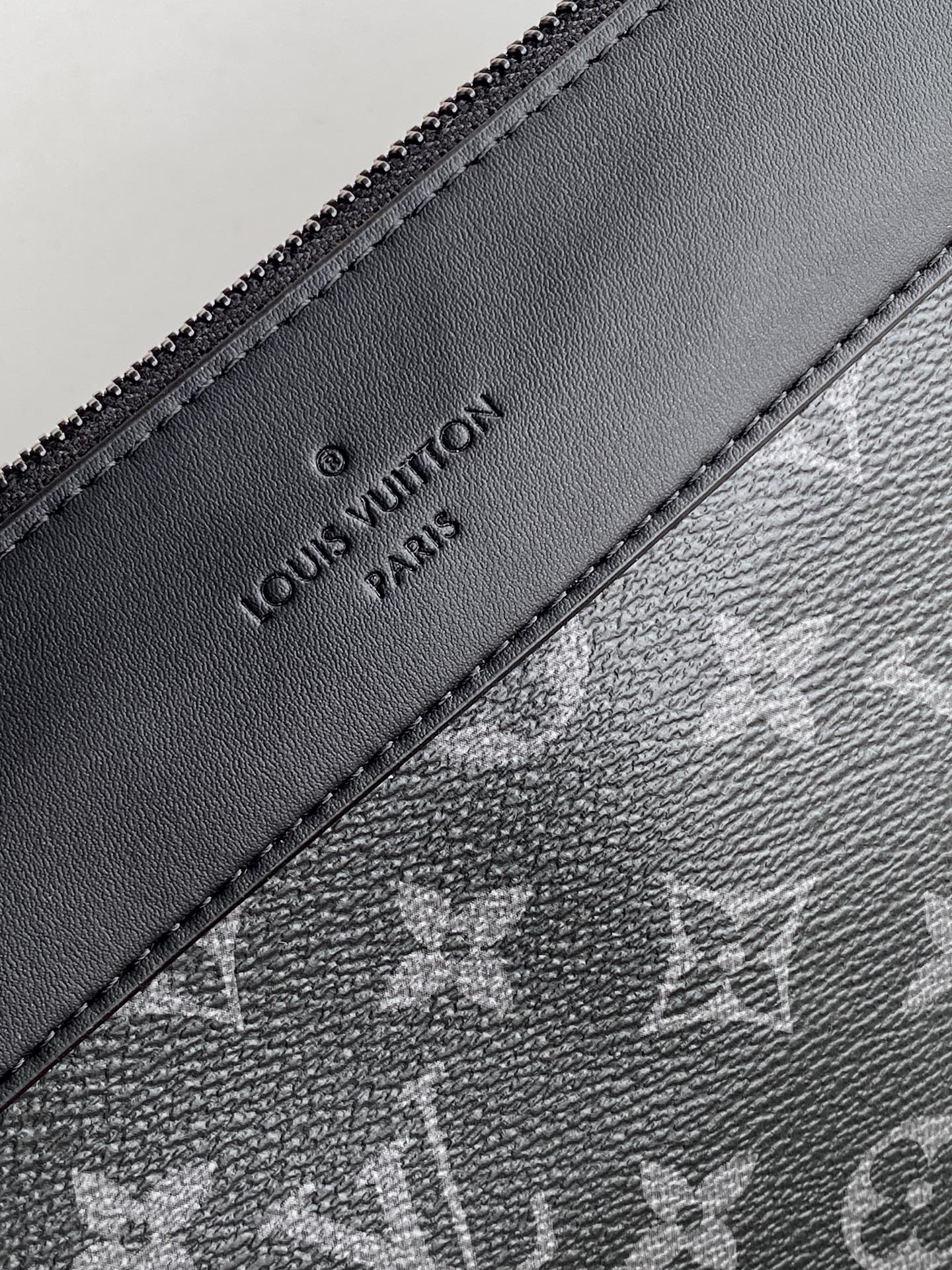 Louis Vuitton Handbag M82543