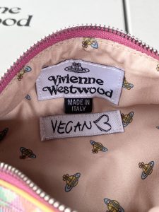 Bag 1228698472