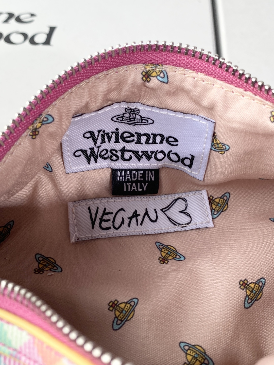 Bag 1228698472