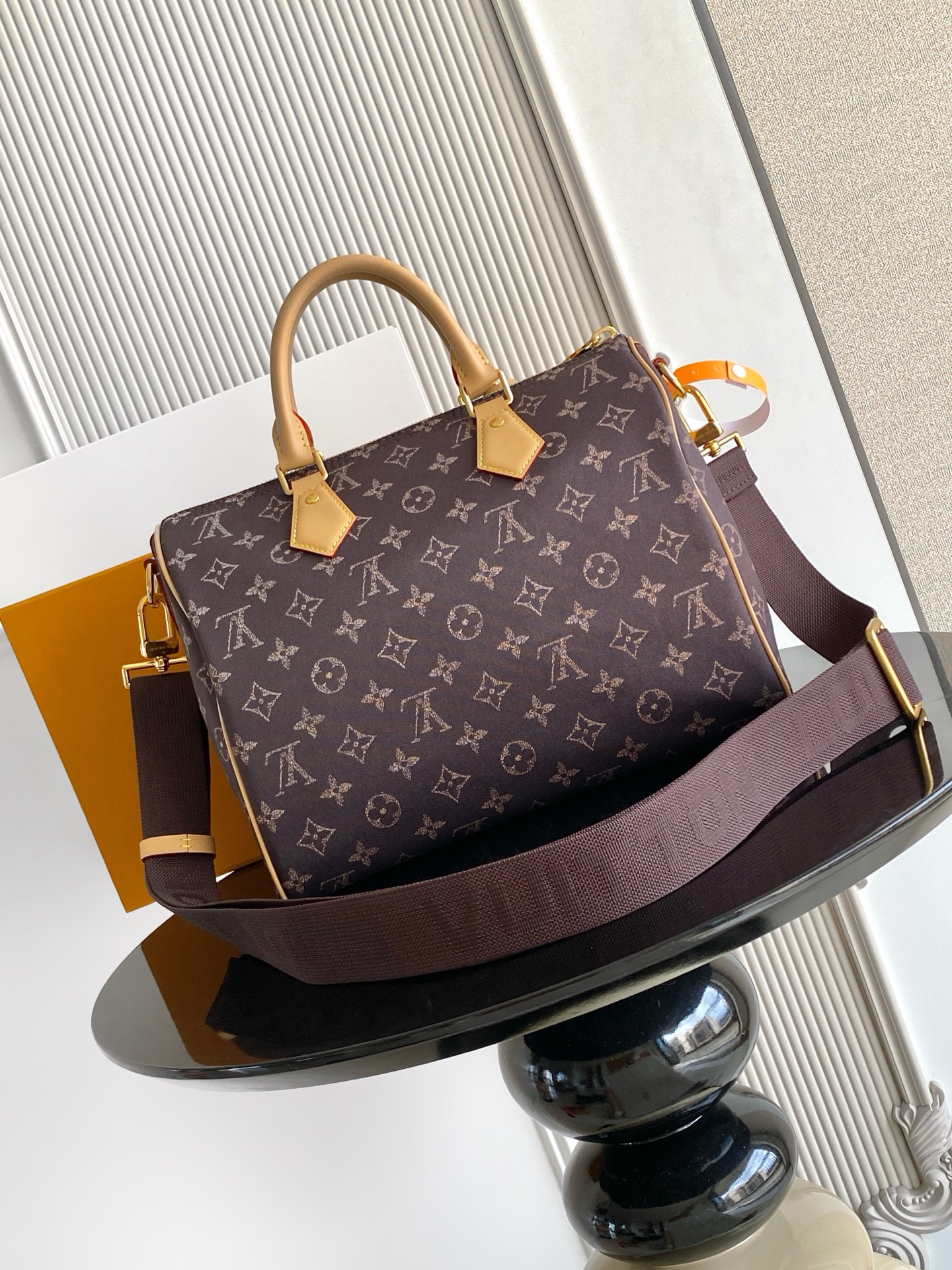 Louis Vuitton Handbag M2A454