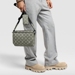 Louis Vuitton Messenger Bag M12490