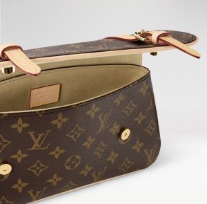 Louis Vuitton Shoulder Bag M28613 in Brown