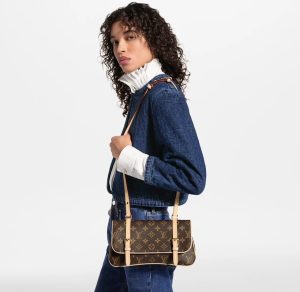 Louis Vuitton Shoulder Bag M28613 in Brown
