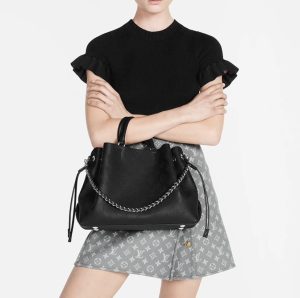 Louis Vuitton Tote Bag M5920 in Black
