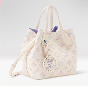 Louis Vuitton Handbag M29900 in Beige