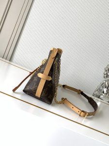 Louis Vuitton Bag M13014