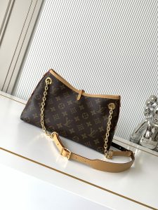 Louis Vuitton Bag M13014