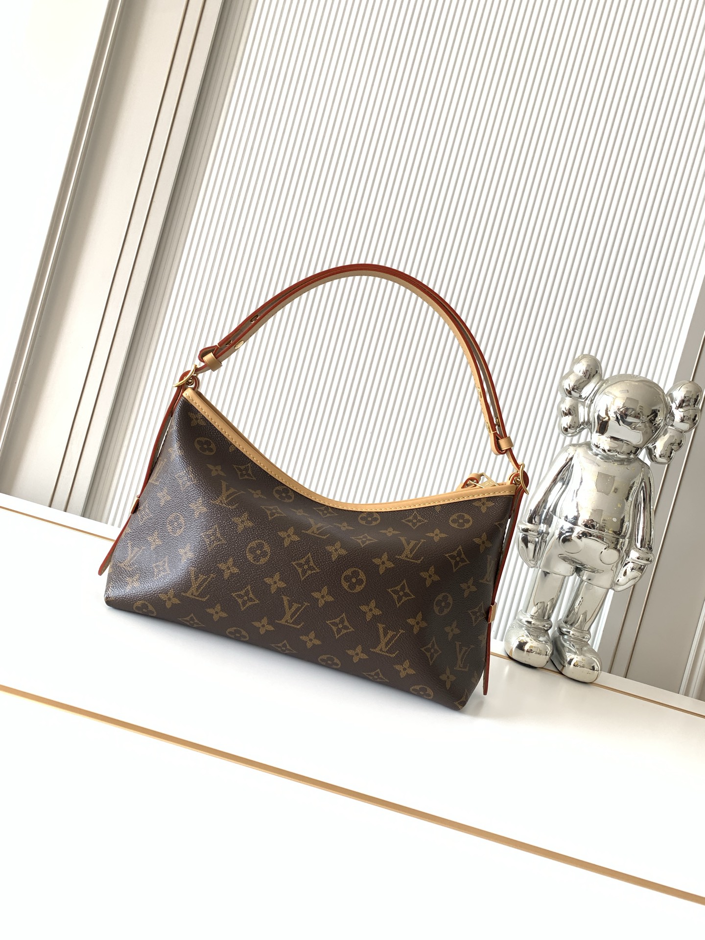 Louis Vuitton Shoulder Bag M28101