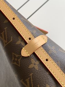 Louis Vuitton Shoulder Bag M28101
