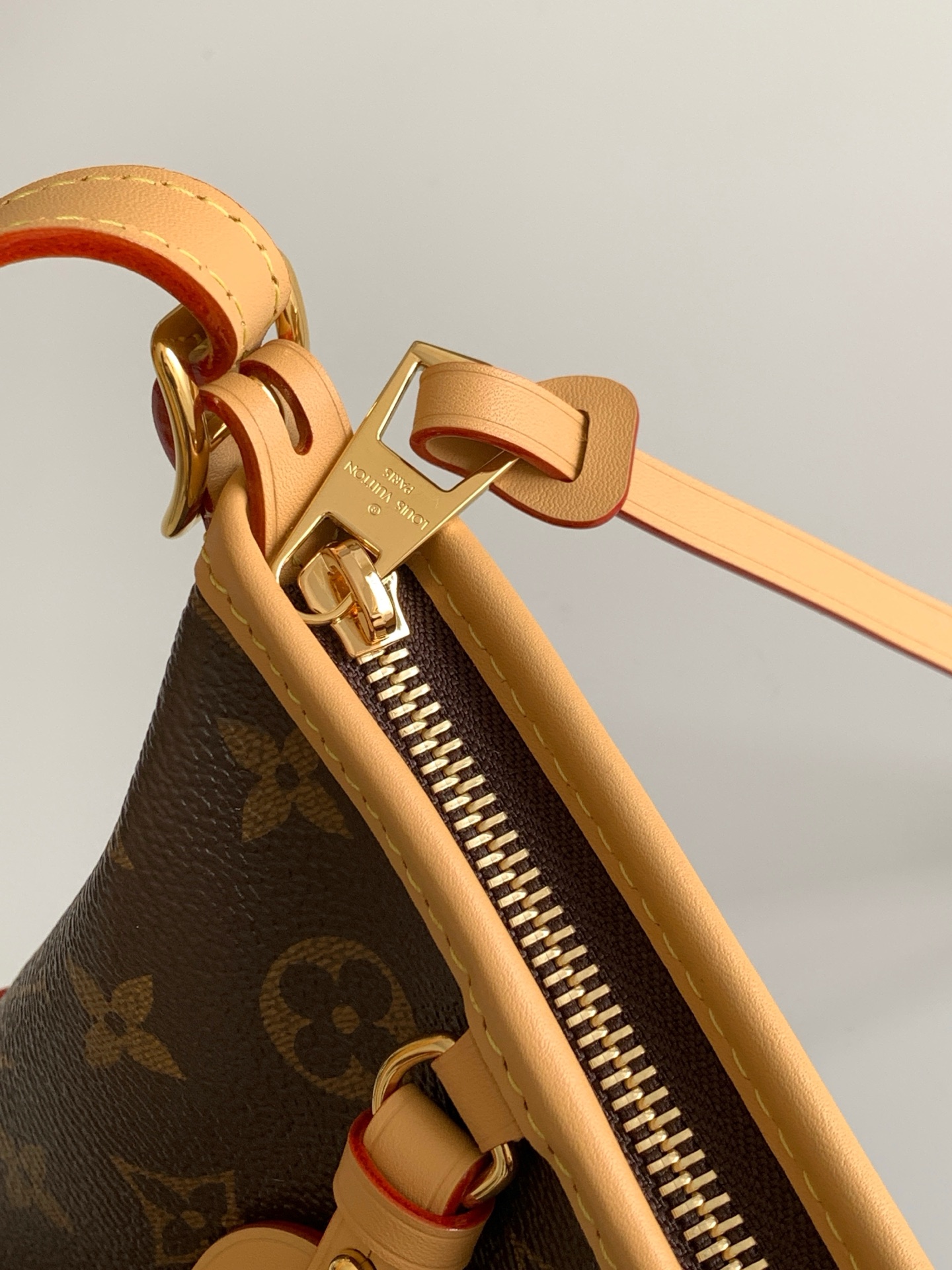 Louis Vuitton Shoulder Bag M28101