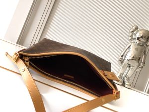 Louis Vuitton Shoulder Bag M28101