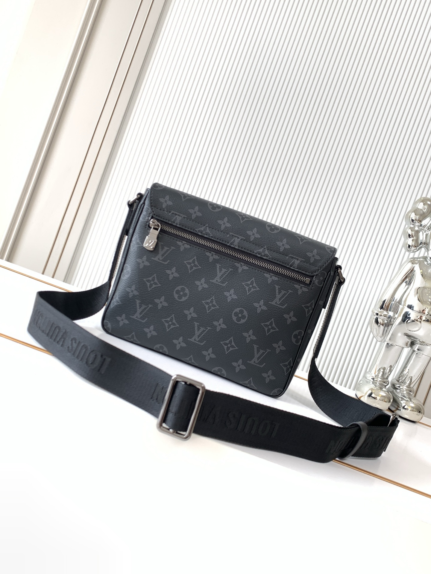 Louis Vuitton Messenger Bag M46255