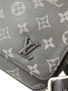 Louis Vuitton Messenger Bag M46255