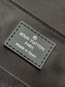 Louis Vuitton Messenger Bag M46255