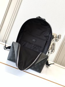 Louis Vuitton Backpack M14020
