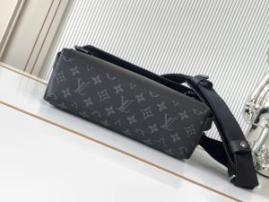 Louis Vuitton Messenger Bag M40511