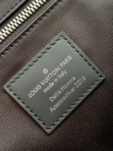 Louis Vuitton Messenger Bag M40511