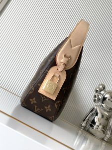 Louis Vuitton Shoulder Bag M11952