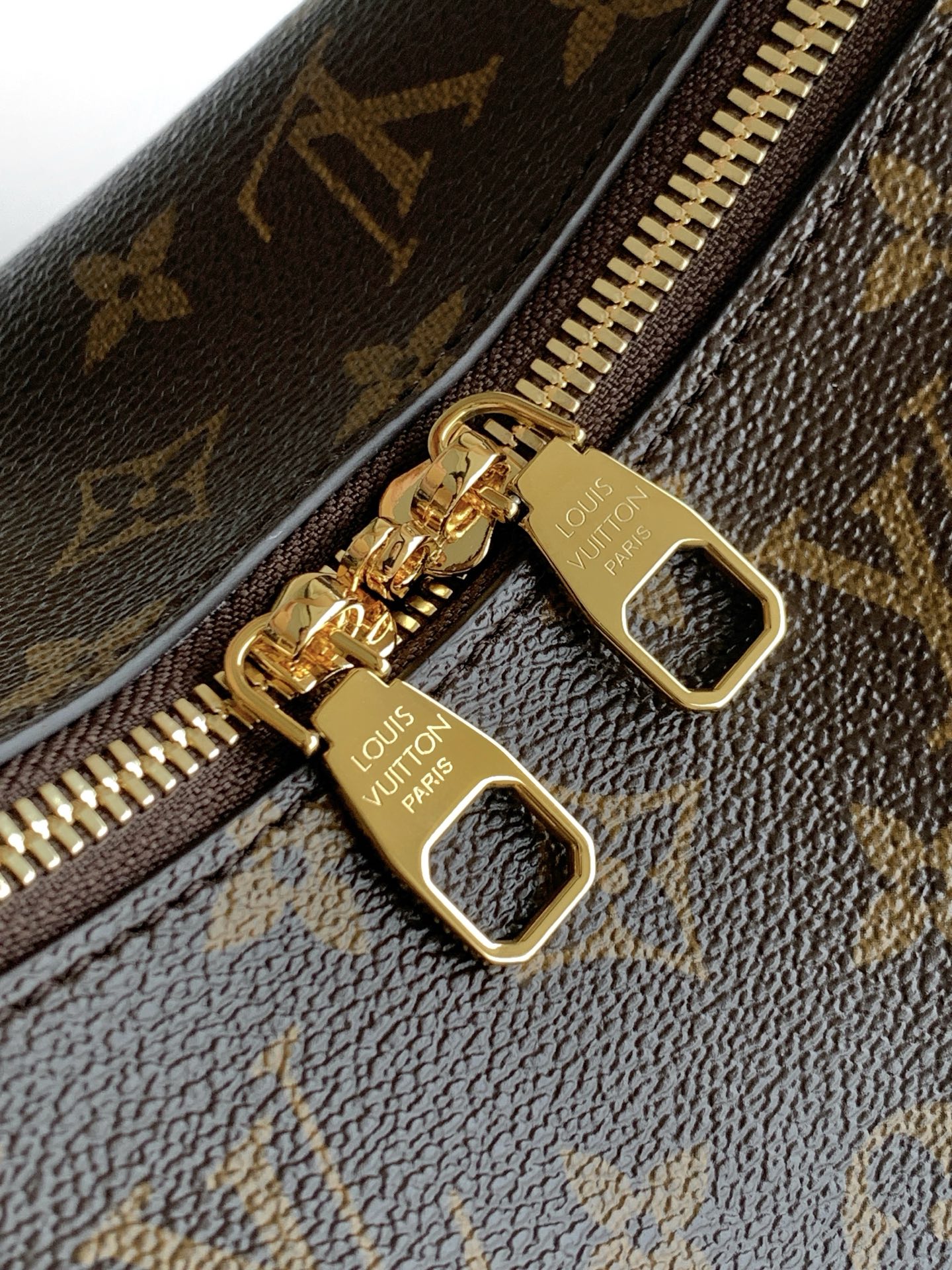 Louis Vuitton Shoulder Bag M11952