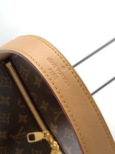 Louis Vuitton Shoulder Bag M11952