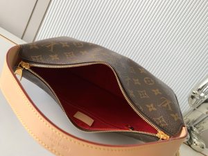 Louis Vuitton Shoulder Bag M11952